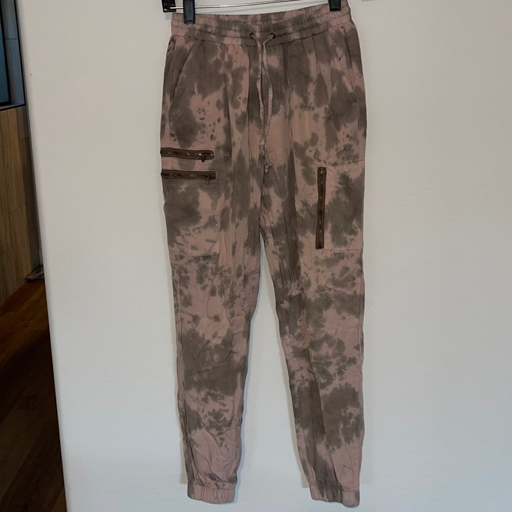 Women’s joggers